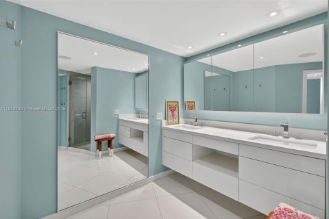 Condominio en venta en Key Biscayne, Florida, 3 dormitorios, 344.76 m2 № 1983246 - foto 30