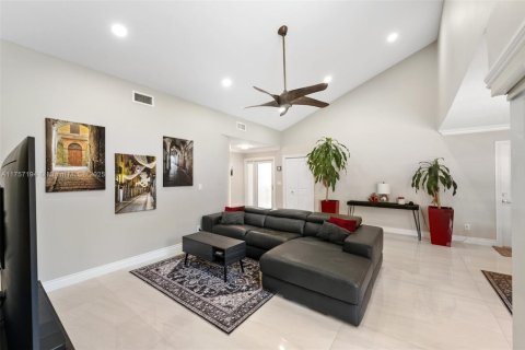 Casa en venta en Hollywood, Florida, 3 dormitorios, 157.47 m2 № 1704409 - foto 15