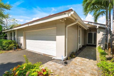 Casa en venta en Hollywood, Florida, 3 dormitorios, 157.47 m2 № 1704409 - foto 3
