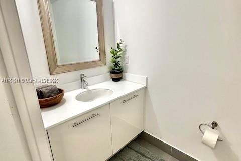Condo in Miami, Florida, 2 bedrooms  № 1712982 - photo 17