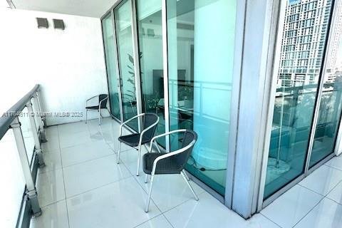 Condo in Miami, Florida, 2 bedrooms  № 1712982 - photo 19