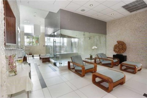 Condo in Miami, Florida, 2 bedrooms  № 1712982 - photo 27