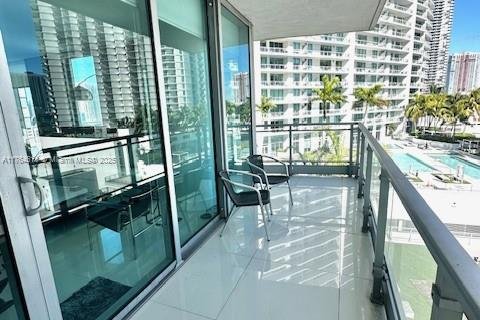 Condo in Miami, Florida, 2 bedrooms  № 1712982 - photo 20