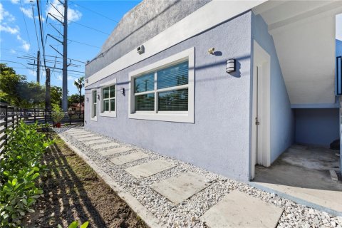 Casa en venta en Miami, Florida, 3 dormitorios, 92.9 m2 № 1972636 - foto 21