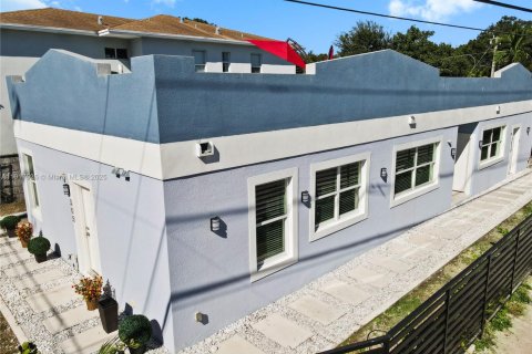 Casa en venta en Miami, Florida, 3 dormitorios, 92.9 m2 № 1972636 - foto 10