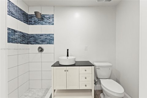 Casa en venta en Miami, Florida, 3 dormitorios, 92.9 m2 № 1972636 - foto 18