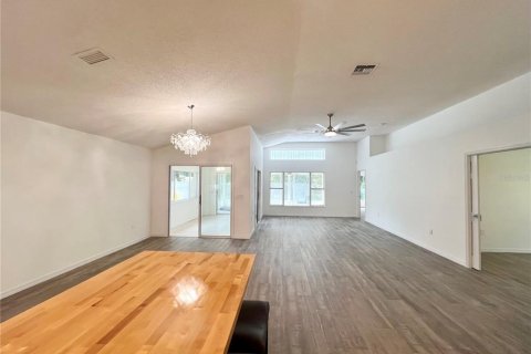 Casa en alquiler en New Port Richey, Florida, 3 dormitorios, 179.3 m2 № 1916446 - foto 4