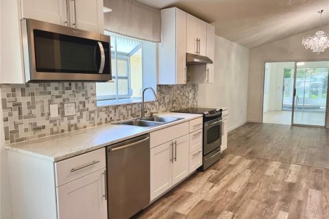 Casa en alquiler en New Port Richey, Florida, 3 dormitorios, 179.3 m2 № 1916446 - foto 9