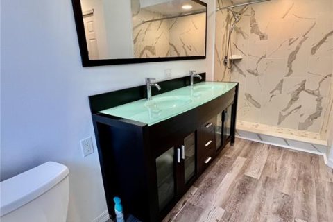 Casa en alquiler en New Port Richey, Florida, 3 dormitorios, 179.3 m2 № 1916446 - foto 16