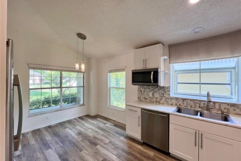 Casa en alquiler en New Port Richey, Florida, 3 dormitorios, 179.3 m2 № 1916446 - foto 5