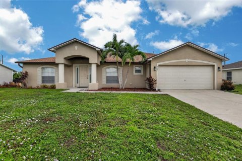 Villa ou maison à Cape Coral, Floride 3 chambres, 186.36 m2 № 2398751