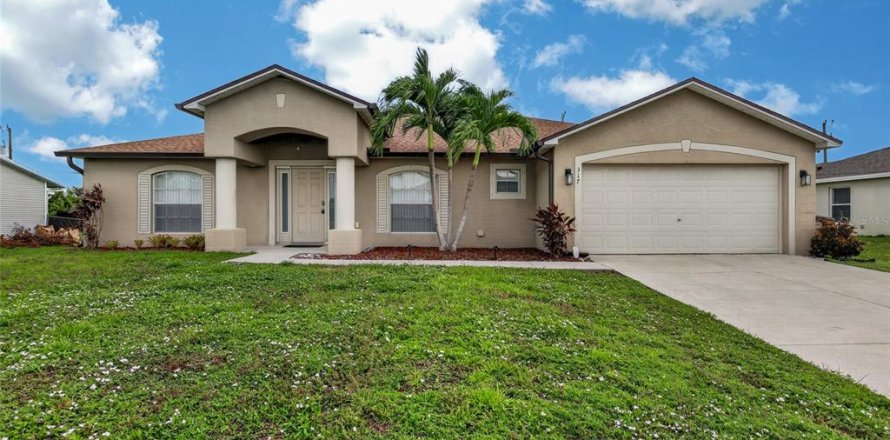 Villa ou maison à Cape Coral, Floride 3 chambres, 186.36 m2 № 2398751