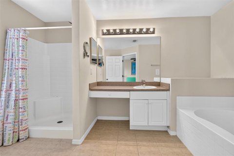 Villa ou maison à vendre à Cape Coral, Floride: 3 chambres, 186.36 m2 № 2398751 - photo 20