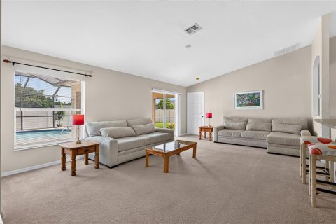 Villa ou maison à vendre à Cape Coral, Floride: 3 chambres, 186.36 m2 № 2398751 - photo 12
