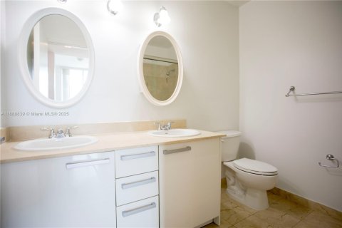 Купить кондоминиум в Майами, Флорида 2 спальни, 88.72м2, № 1939065 - фото 18