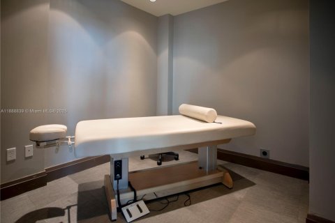 Купить кондоминиум в Майами, Флорида 2 спальни, 88.72м2, № 1939065 - фото 28