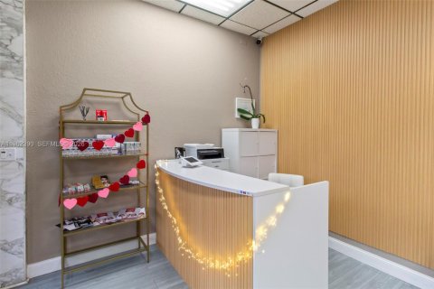 Immobilier commercial à vendre à Fort Lauderdale, Floride № 2025745 - photo 12