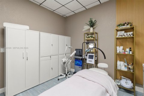 Immobilier commercial à vendre à Fort Lauderdale, Floride № 2025745 - photo 23