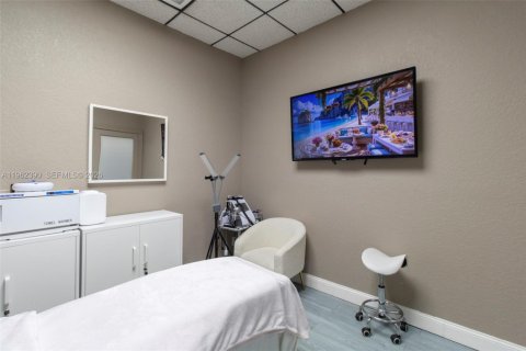 Immobilier commercial à vendre à Fort Lauderdale, Floride № 2025745 - photo 24