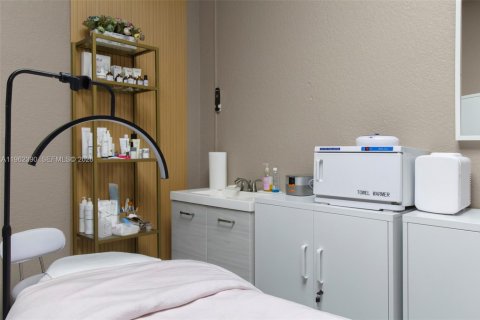 Immobilier commercial à vendre à Fort Lauderdale, Floride № 2025745 - photo 20