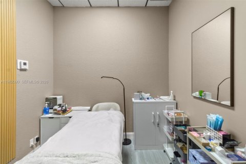 Immobilier commercial à vendre à Fort Lauderdale, Floride № 2025745 - photo 28