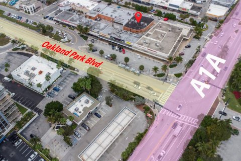 Immobilier commercial à vendre à Fort Lauderdale, Floride № 2025745 - photo 2
