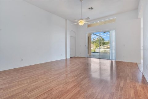Villa ou maison à vendre à Davenport, Floride: 4 chambres, 180.04 m2 № 2399044 - photo 4