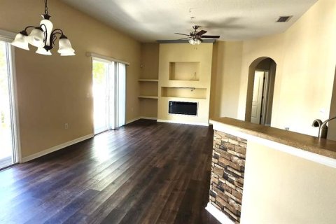 Condominio en venta en Saint Cloud, Florida, 2 dormitorios, 122.26 m2 № 1807200 - foto 11