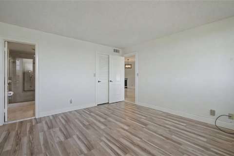 Copropriété à vendre à Pembroke Pines, Floride: 2 chambres, 108.7 m2 № 2082725 - photo 4