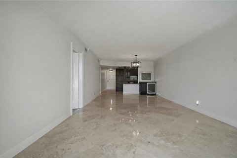 Copropriété à vendre à Pembroke Pines, Floride: 2 chambres, 108.7 m2 № 2082725 - photo 2