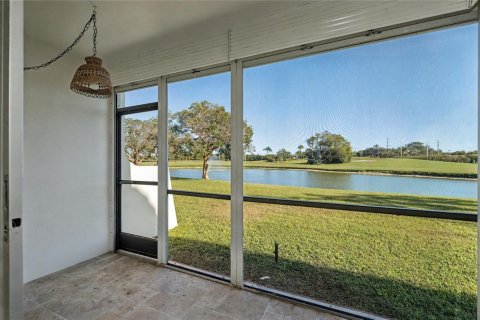Copropriété à vendre à Pembroke Pines, Floride: 2 chambres, 108.7 m2 № 2082725 - photo 15