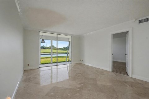 Copropriété à vendre à Pembroke Pines, Floride: 2 chambres, 108.7 m2 № 2082725 - photo 14