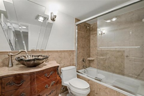 Copropriété à vendre à Pembroke Pines, Floride: 2 chambres, 108.7 m2 № 2082725 - photo 9