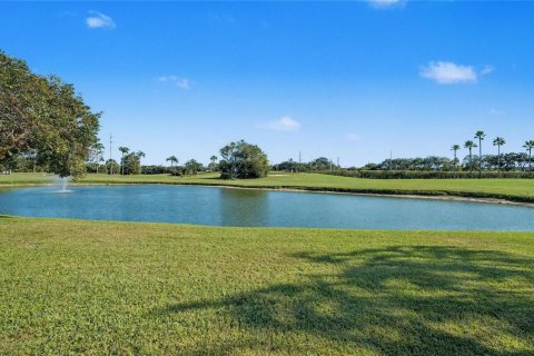 Copropriété à vendre à Pembroke Pines, Floride: 2 chambres, 108.7 m2 № 2082725 - photo 17