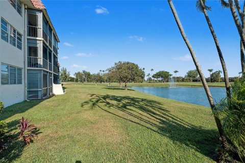 Copropriété à vendre à Pembroke Pines, Floride: 2 chambres, 108.7 m2 № 2082725 - photo 18