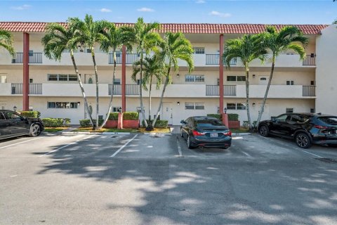 Copropriété à vendre à Pembroke Pines, Floride: 2 chambres, 108.7 m2 № 2082725 - photo 20
