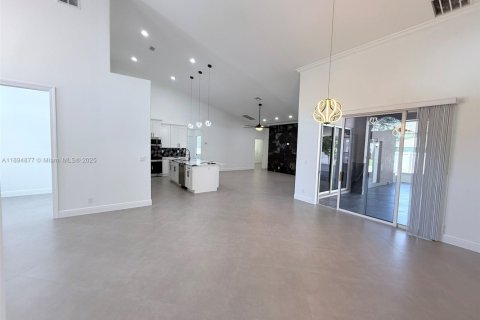 Villa ou maison à vendre à Port St. Lucie, Floride: 6 chambres, 265.24 m2 № 2035174 - photo 16