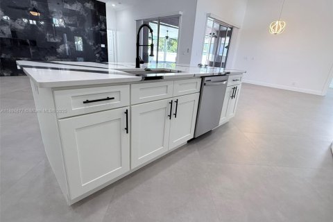 Villa ou maison à vendre à Port St. Lucie, Floride: 6 chambres, 265.24 m2 № 2035174 - photo 8