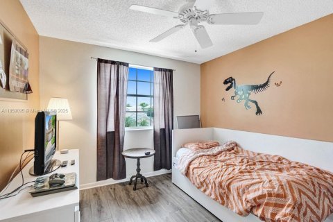 House in Weston, Florida 4 bedrooms, 189.06 sq.m. № 1887448 - photo 24