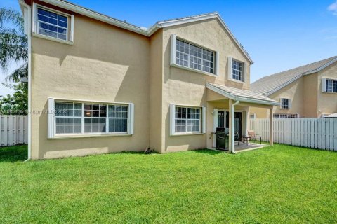 House in Weston, Florida 4 bedrooms, 189.06 sq.m. № 1887448 - photo 30