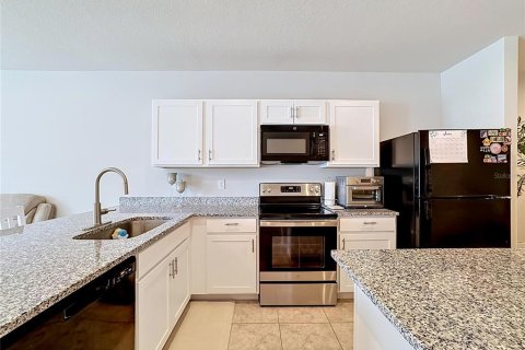 Townhouse in Bradenton, Florida 3 bedrooms, 132.94 sq.m. № 2152221 - photo 13