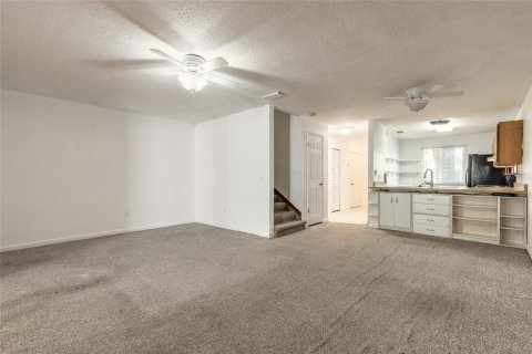 Touwnhouse à vendre à Port Orange, Floride: 2 chambres, 123.37 m2 № 2112027 - photo 3