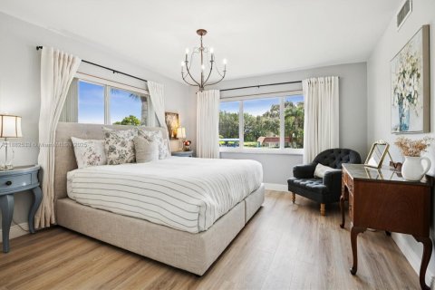 Condo in Pembroke Pines, Florida, 2 bedrooms  № 1932189 - photo 9