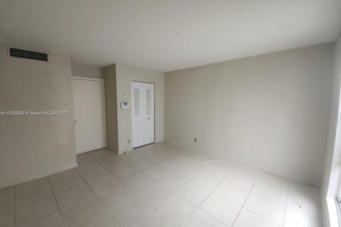 Condominio en venta en West Palm Beach, Florida, 1 dormitorio, 58.06 m2 № 2035334 - foto 4