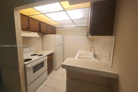 Condominio en venta en West Palm Beach, Florida, 1 dormitorio, 58.06 m2 № 2035334 - foto 11