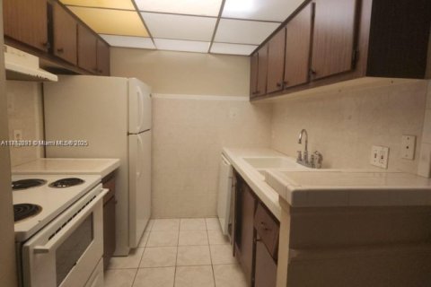 Condominio en venta en West Palm Beach, Florida, 1 dormitorio, 58.06 m2 № 2035334 - foto 10