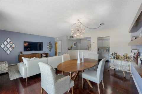 Copropriété à vendre à Tampa, Floride: 2 chambres, 102.56 m2 № 2405357 - photo 9