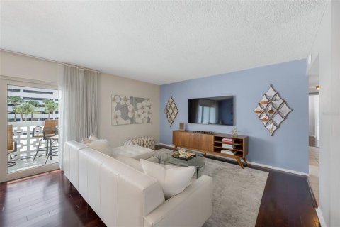 Copropriété à vendre à Tampa, Floride: 2 chambres, 102.56 m2 № 2405357 - photo 10