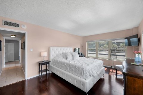 Copropriété à vendre à Tampa, Floride: 2 chambres, 102.56 m2 № 2405357 - photo 25