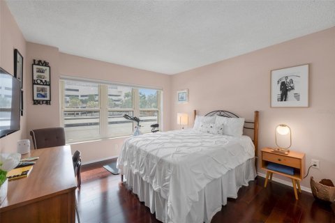 Copropriété à vendre à Tampa, Floride: 2 chambres, 102.56 m2 № 2405357 - photo 30